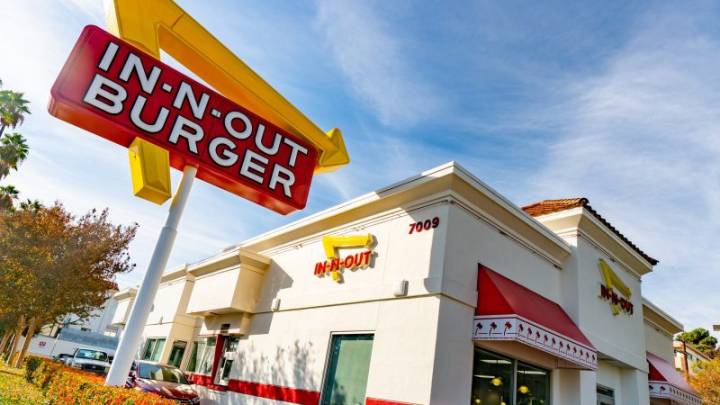 Hundreds wait hours for In-N-Out limited