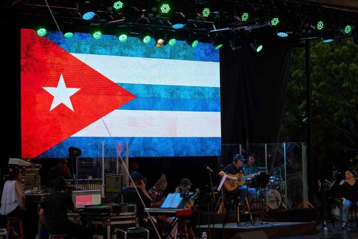 Silvio Rodríguez se reúne con el presidente Boric en el marco de su gira por Chile