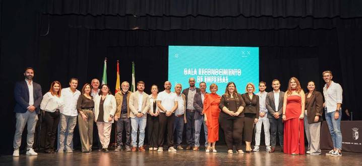 Conil celebra el Día de la Empresa Andaluza homenajeando a su tejido empresarial en la II Gala Empresarial