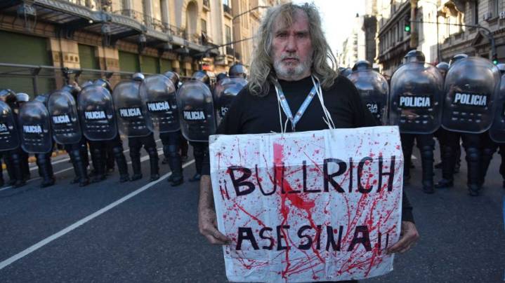 Incidentes en el Congreso durante la marcha de los miércoles: detuvieron a un jubilado y a un fotógrafo