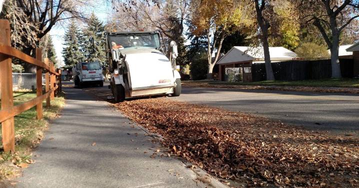 Annual leaf collection begins Oct. 27