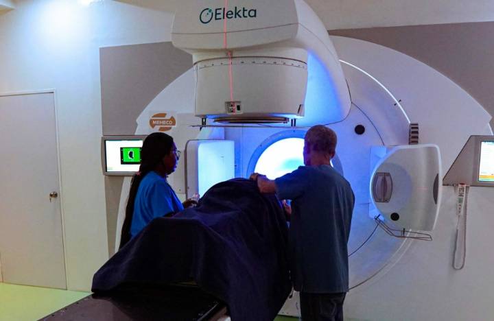 Reinauguran servicio de radioterapia en la Unidad Oncológica Ing. Kléber Ramírez Rojas de Barcelona