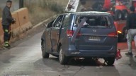 Auto cayó desde paso bajo nivel en San Joaquín tras colisionar con otro auto