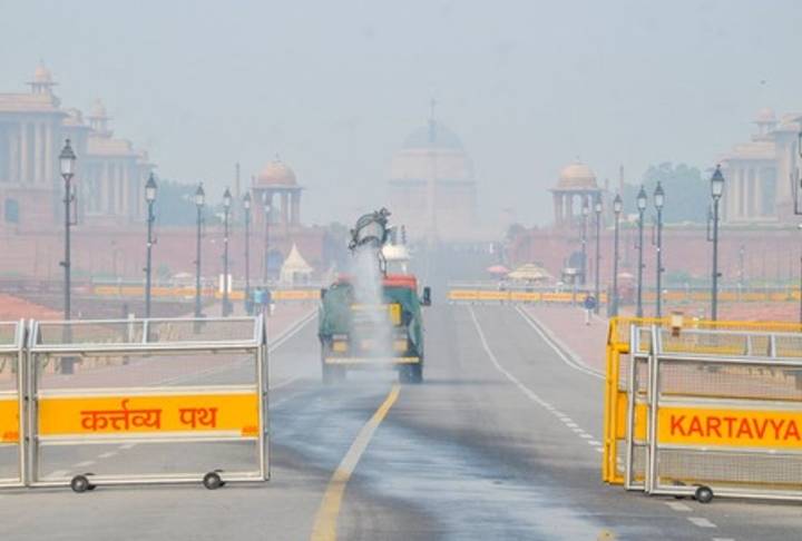 Delhi gasps as post-Diwali smog pushes air quality to 'very poor' levels