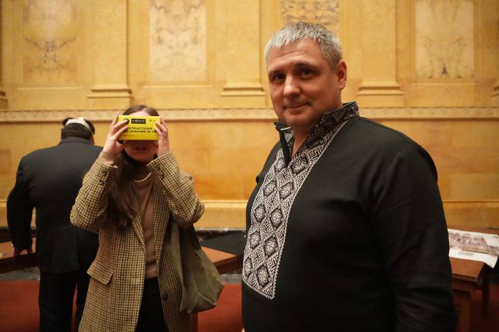 Traveling VR exhibit “War Up Close” depicts invasion of Ukraine through 360° photos by Mykola Omelchenko
