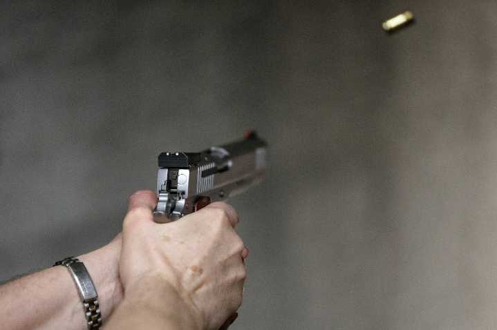 Gun bill debate leads to shouting match between lawmakers in aisles of Pa. House