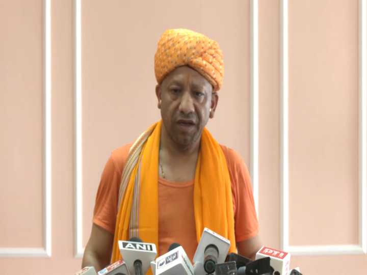 UP CM Yogi performs Kanya Pujan on Maha Navami