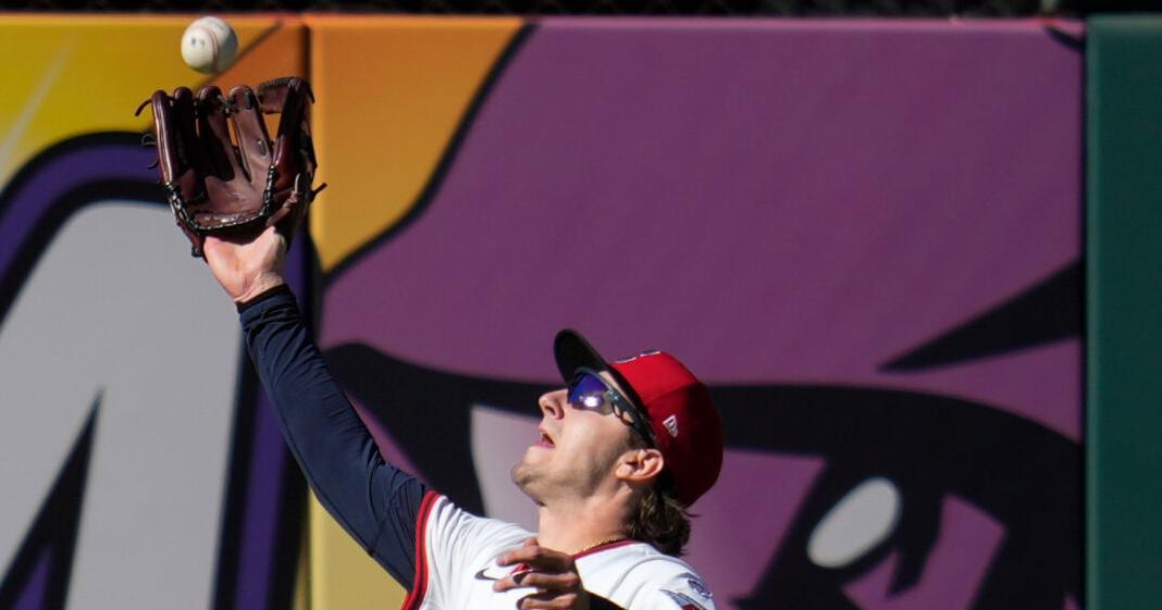 Cleveland's DeLauter drops fly ball before making key play in 4th