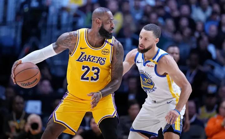 Are LeBron James and Stephen Curry playing in Lakers vs Warriors NBA preseason game today, Oct. 12?