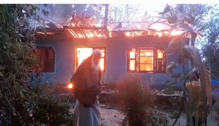 Fire Guts Two Houses In North Kashmir’s Gurez