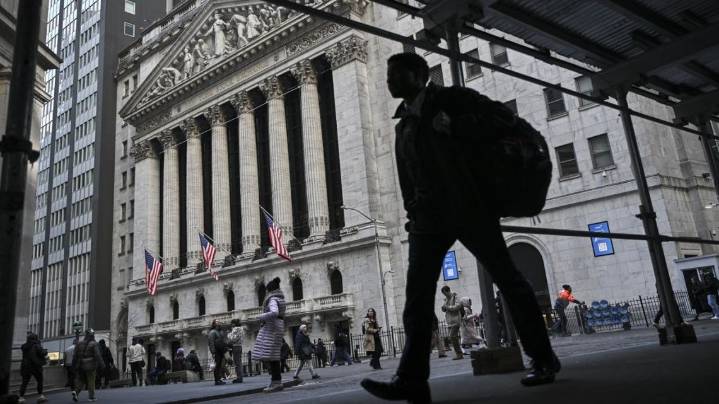 Fuerte suba de las acciones argentinas en Wall Street tras conocerse el resultado de las elecciones