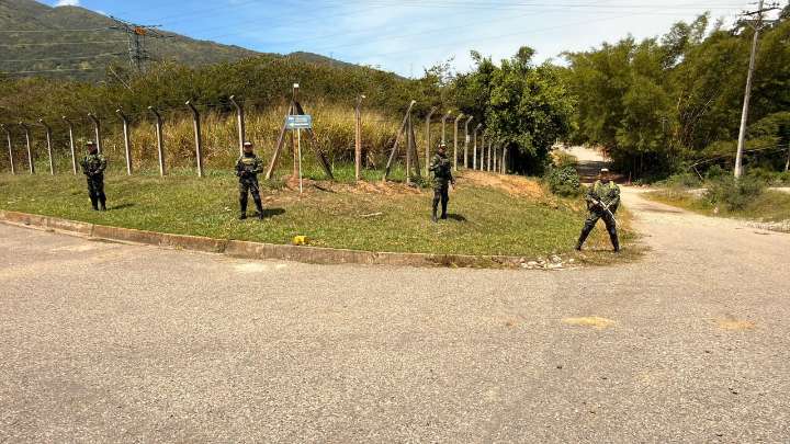 Seis militares heridos tras ataque con explosivos en base militar de Puerto Jordán, Arauca