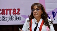 Congresista Kira Alcarraz pierde los papeles ante periodista que indagaba contrataciones en su despacho 