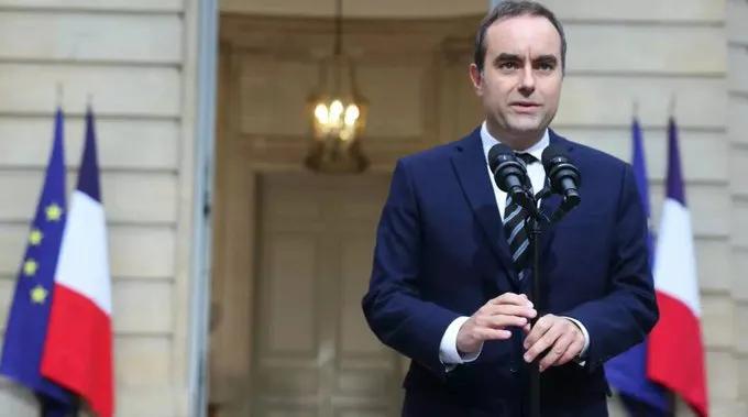 France PM resigns less than a month after taking office