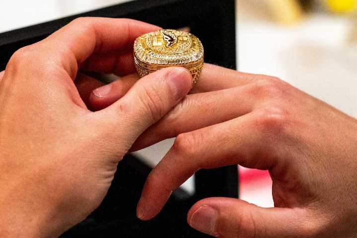 WMU hockey blown away by ‘unbelievable’ championship rings at special ceremony