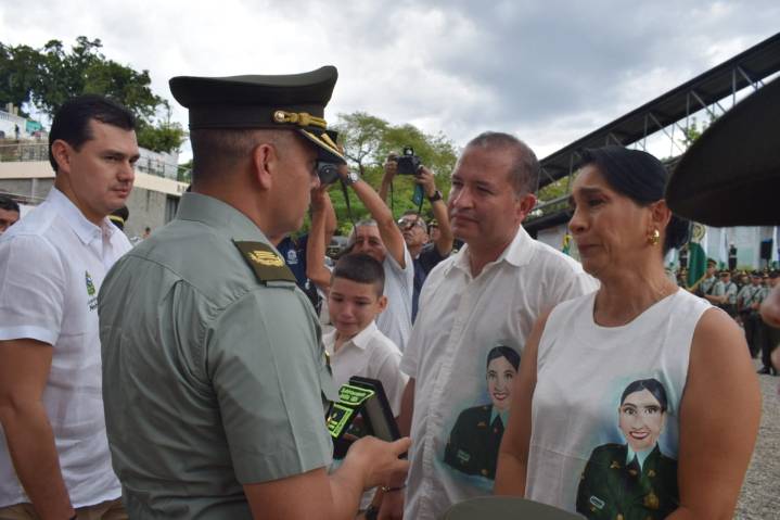 Patrullera huilense asesinada en Antioquia asciende de manera póstuma al grado de subintendente