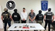 Con arma, droga, una placa de policía falsa y varios celulares, capturan a dos presuntos extorsionadores en Juárez