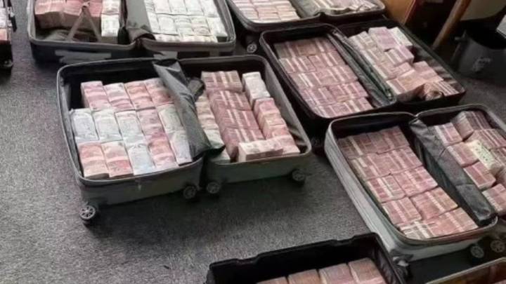 Chinese man wins Rs 11.6 crore lottery, spends on live-streamers, gives wife nothing