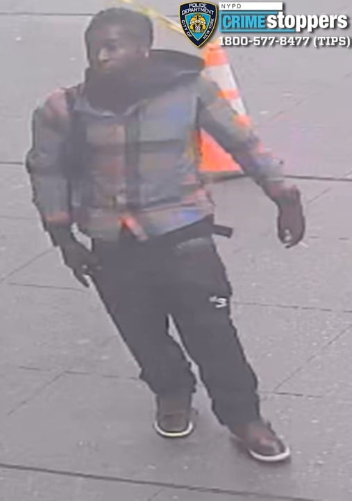 Man sought after forcible touching incident in Midtown Manhattan