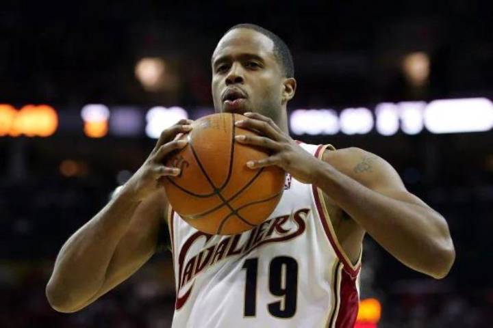 Who Is Damon Jones? 49-YO Ex-Cavaliers Star & Assistant Coach Arrested in FBI Probe Former NBA Star and assistant coach Damon Jones, has been arrested by FBI. Learn about his background, career and th