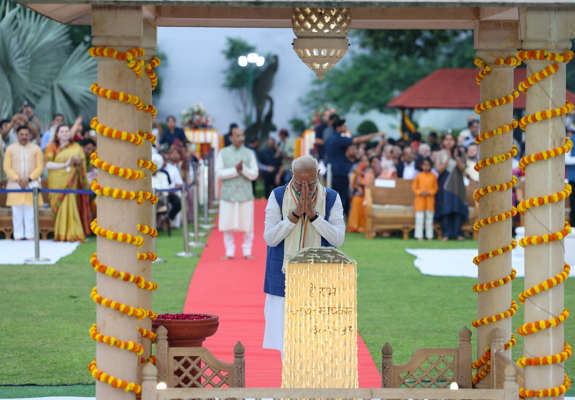 Modi pays homage to Gandhi, Shastri on birth anniversary