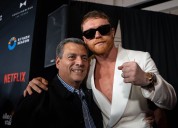 Se apoya Canelo de sus hijas para superar derrota con Crawford