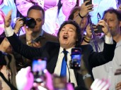 Victoria electoral de Milei impulsa mercados y fortalece el peso argentino
