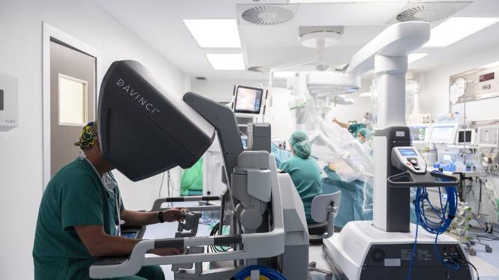 El Hospital Universitario Hospiten Rambla incorpora el Robot Da Vinci Xi: cirugía robótica de vanguardia