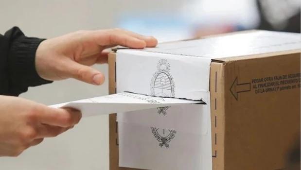 Cerraron los comicios en todo el país con la participación electoral más baja desde el regreso de la democracia en 1983
