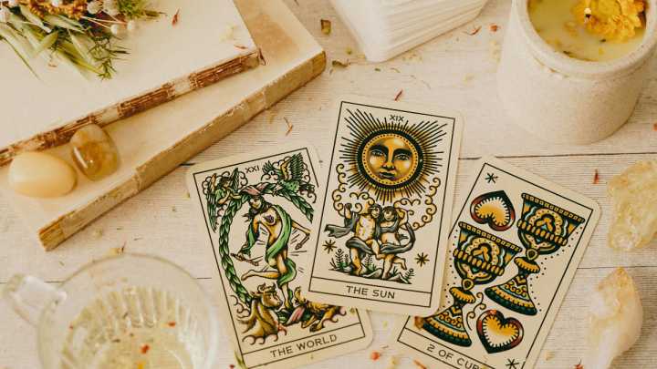 El significado de los arcanos del tarot y cómo influyen en tu vida en 2026