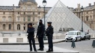 Robo en el Louvre: 70 policías trabajan en pesquisas y gobierno reconoce que el hecho genera una “imagen muy negativa” para Francia
