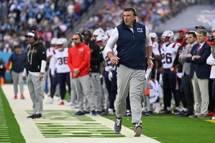 How Patriots coach Mike Vrabel reacted to ‘Vra-bel!’ chants in return to Tennessee