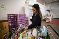Michigan lawmakers weigh intervening as food assistance cutoff looms