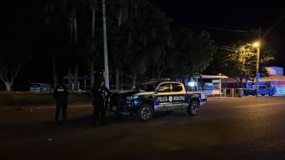 Encuentran a dos personas asesinadas a balazos en la carretera Culiacán