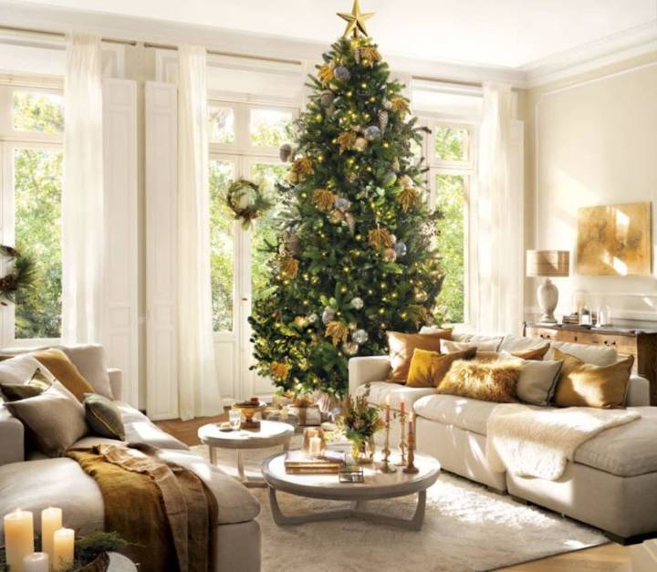 Minimalistas y sin ocupar espacio. Las alternativas al árbol de Navidad para decorar tu casa este diciembre 2025