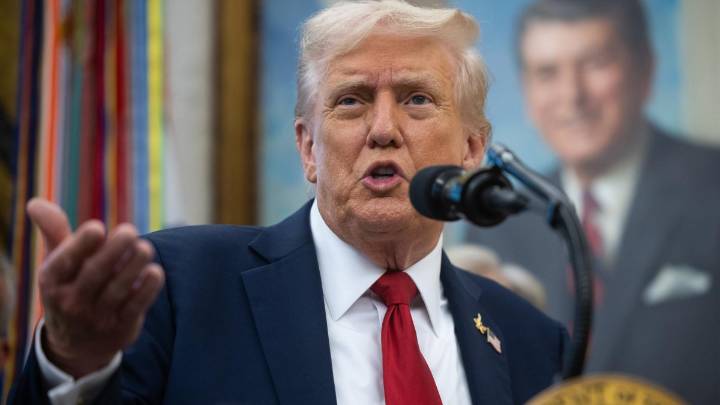 Trump administration confirms plans to send National Guard to Chicago