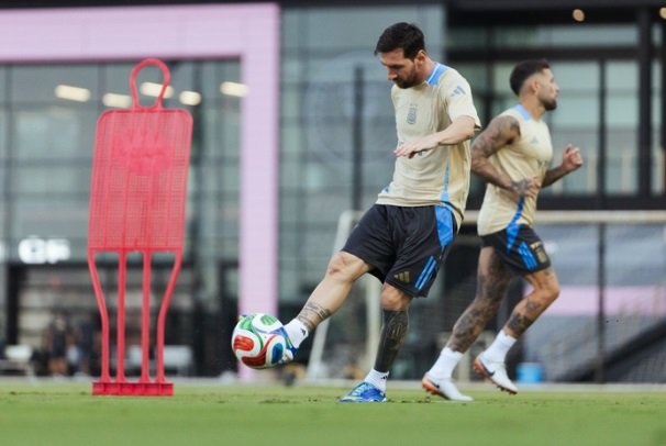 Argentina se mide con Puerto Rico en el cierre de la fecha FIFA
