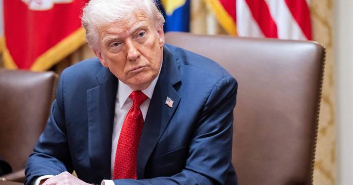 Trump exige 230 millones de dólares al Departamento de Justicia por «persecución maliciosa» y promete donarlo a causas benéficas