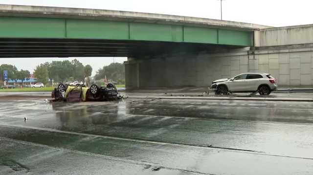 1 dead after car goes off I-4 overpass, crashes into car on SR