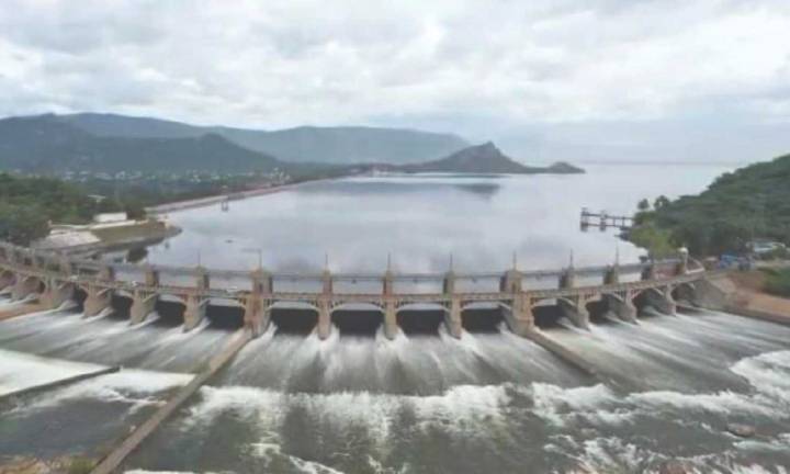 Flood alert in 11 districts due to heavy discharge from Mettur dam