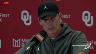 OU/Texas QB Watch: Venables, Arbuckle Confident in Hawkins