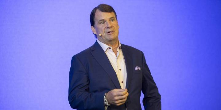 Ford CEO Jim Farley hopes AI will help blue-collar workers, but 'it’s hard to say that today'