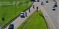 Video: una feroz persecución sobre la autopista Dellepiane terminó con un menor detenido