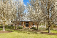 Historic Woodside lifestyle property and vineyard 