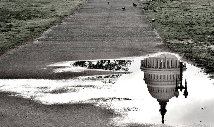 A dos semanas del cierre federal, el gobierno busca asegurar fondos para el WIC, los militares y empleados federales