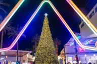Scottsdale Quarter lighting tree in partnership with Phoenix Children’s