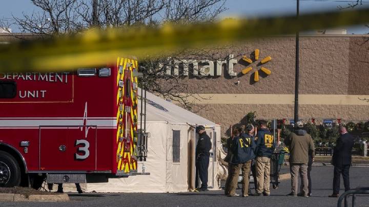 Walmart pauses job offers to candidates needing H