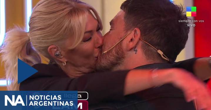 Yanina Latorre y Fede Bal compartieron un beso "mojado“ al aire