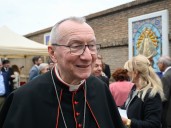 El número dos del Vaticano condena "la masacre" de Hamas, pero afirma que la guerra en Gaza "ha tenido consecuencias inhumanas": protestas de Israel