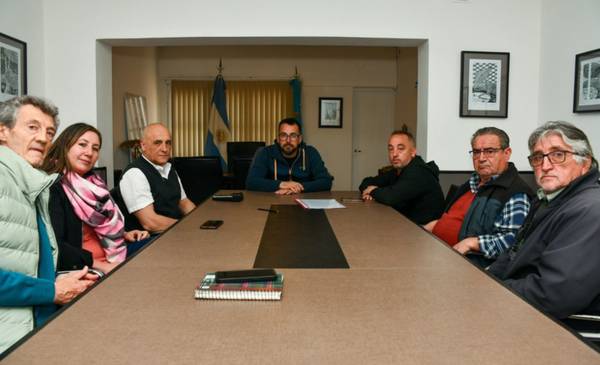 Taccetta firmó contrato para realizar la postergada obra de gas en barrio Los Cóndores